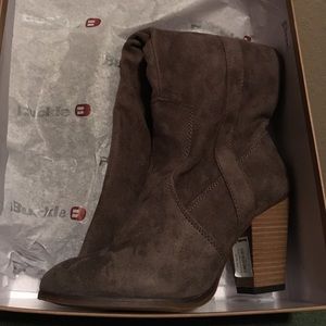 Buckle- Farylrobin Cody Boot